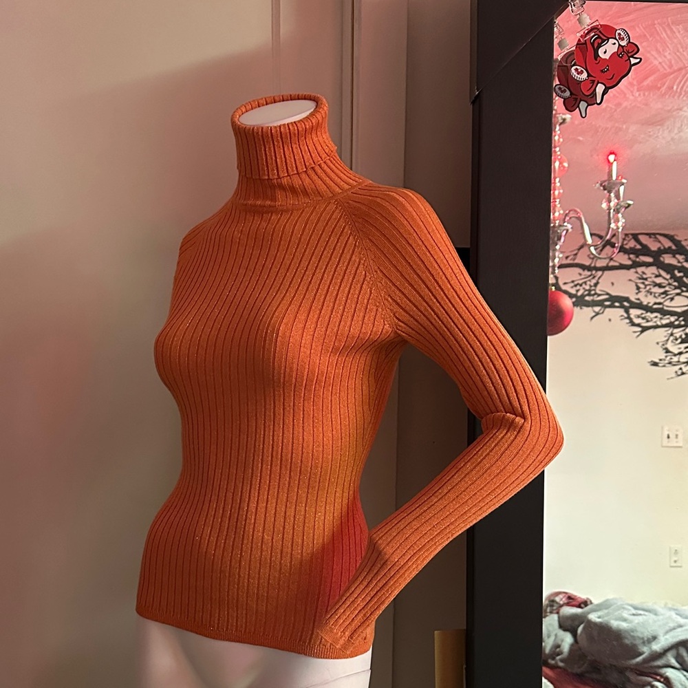 Gorgeous sparkle Gold metallic Brick Orange Ribbed Turtleneck knitted Sweater